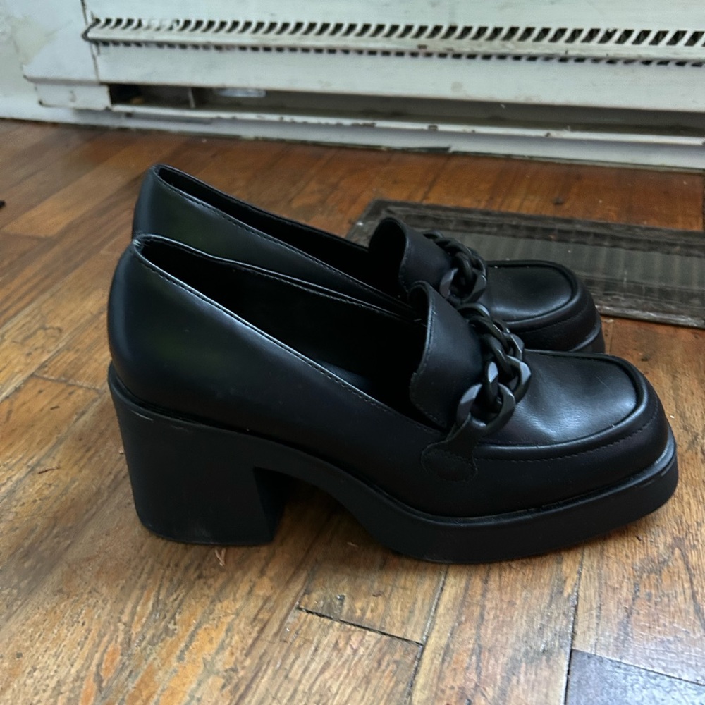Chunky heeled loafers - size 9